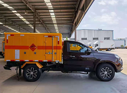 揭东爆破器材运输车
